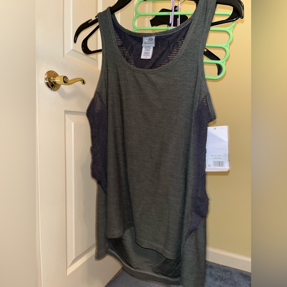 Women’s Champion Tank Top- size small- **NEVER WORN** - Picture 5 of 5